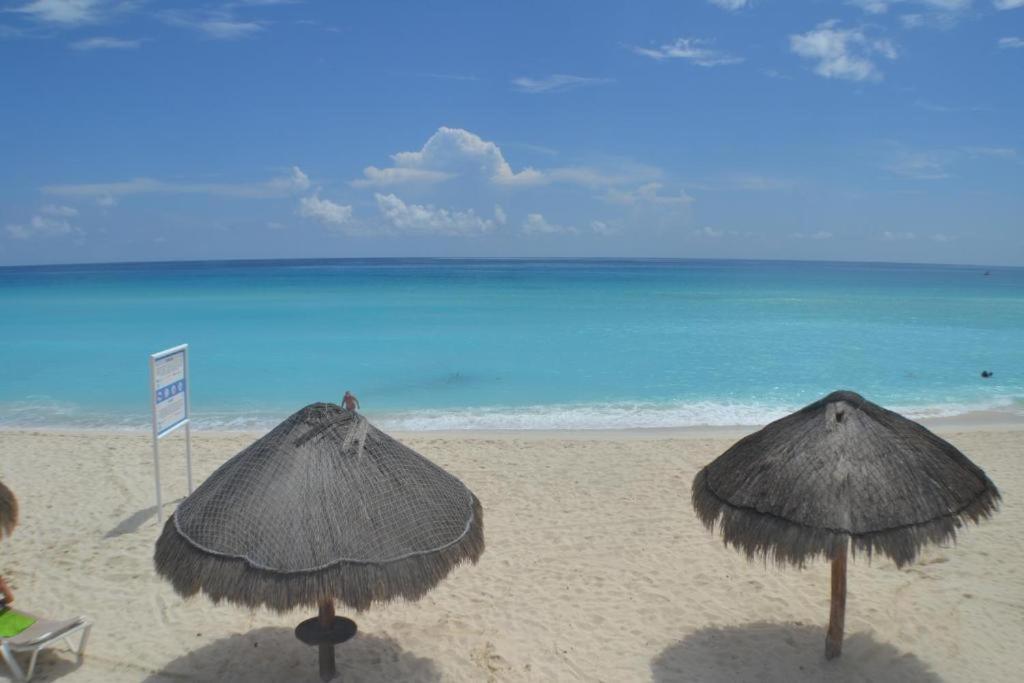 Departamentos Al Lado Del Mar En Zona Hotelera Канкун Экстерьер фото