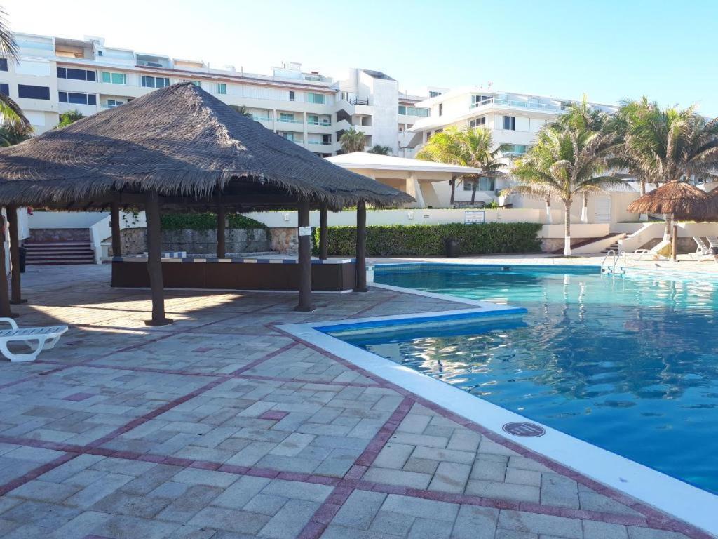 Departamentos Al Lado Del Mar En Zona Hotelera Канкун Экстерьер фото