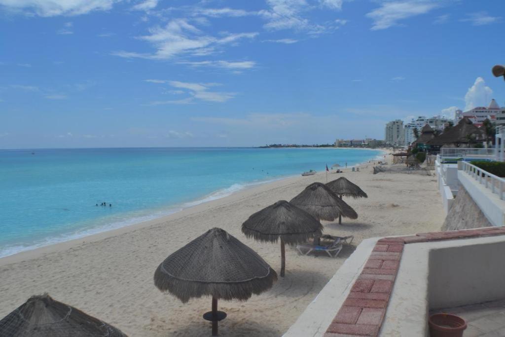Departamentos Al Lado Del Mar En Zona Hotelera Канкун Экстерьер фото