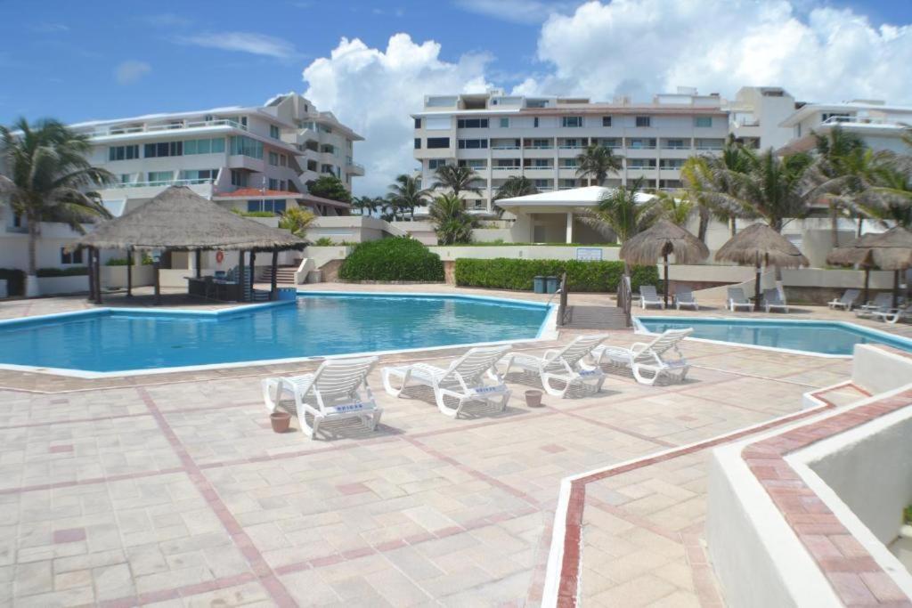 Departamentos Al Lado Del Mar En Zona Hotelera Канкун Экстерьер фото